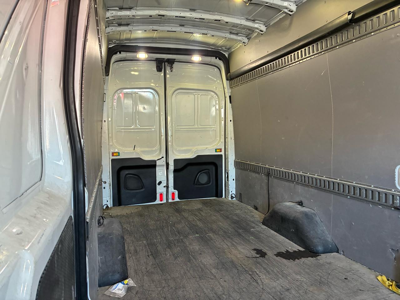 Ford Transit 250 Van High Roof w/Sliding Pass. 148-in. WB EL 2017