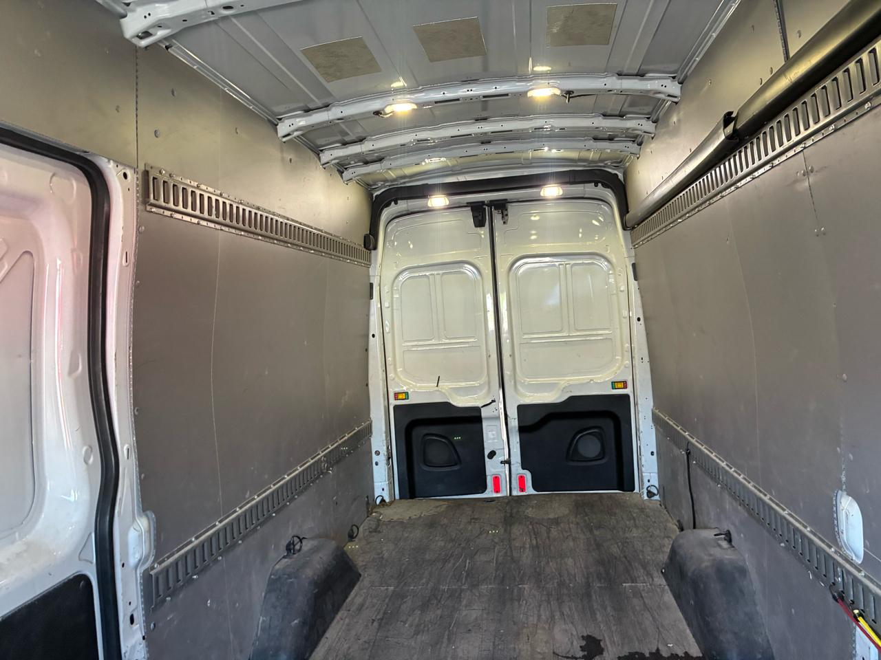 Ford Transit 250 Van High Roof w/Sliding Pass. 148-in. WB EL 2017