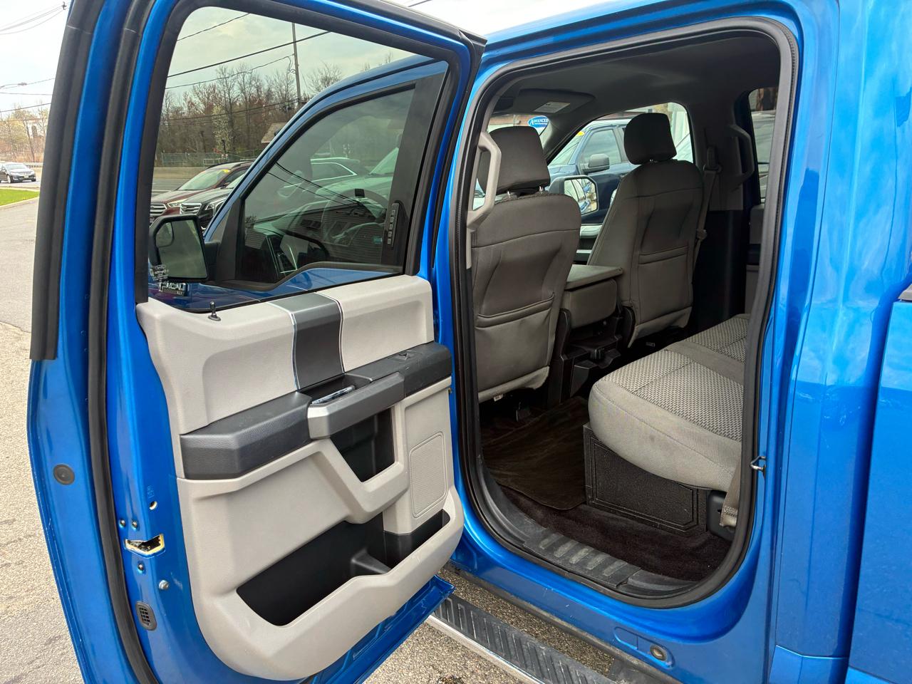 Ford F-150 XLT SuperCrew 5.5-ft. Bed 4WD 2015