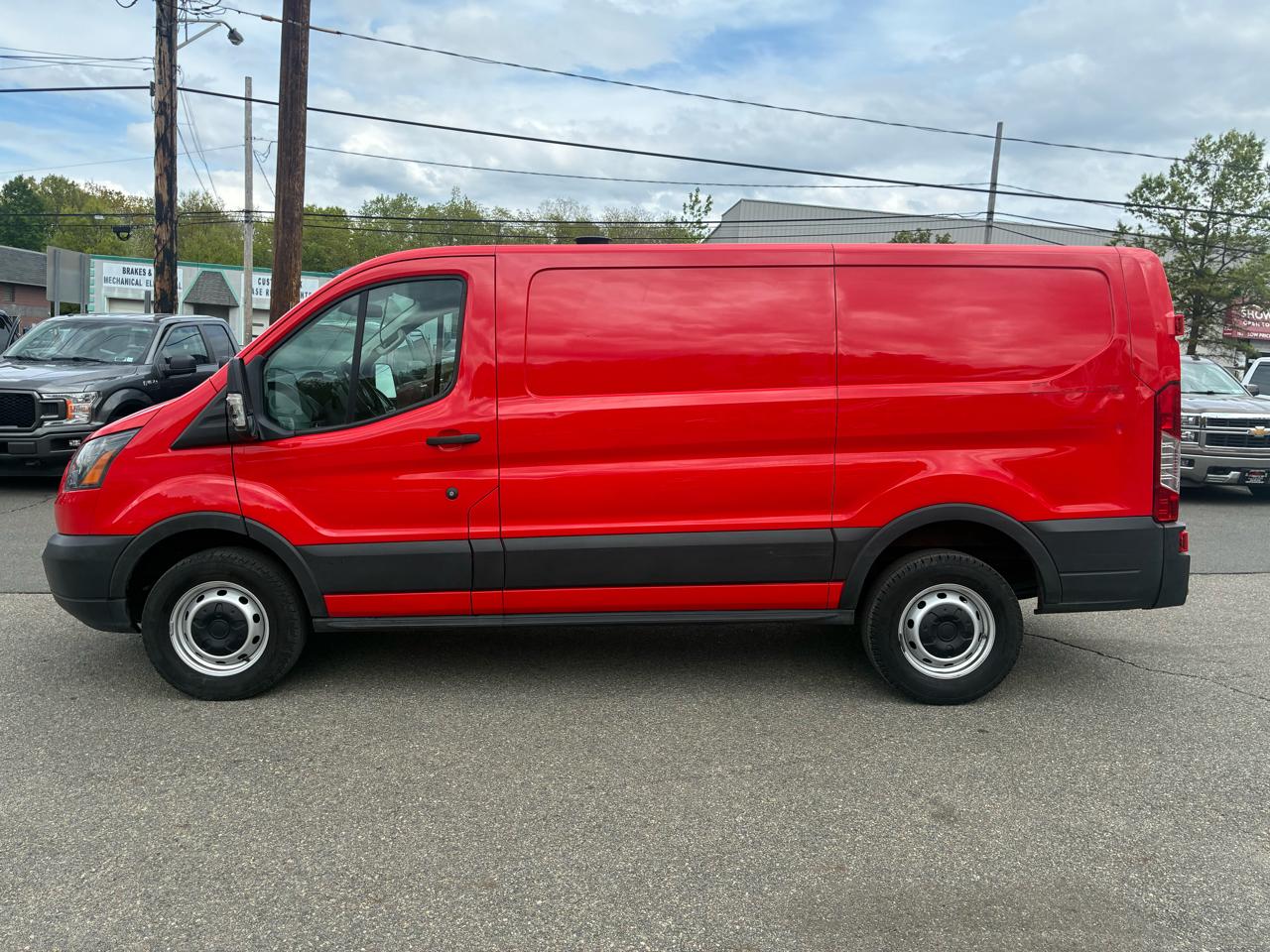 Ford Transit 250 Van Low Roof w/Sliding Pass. 130-in. WB 2019