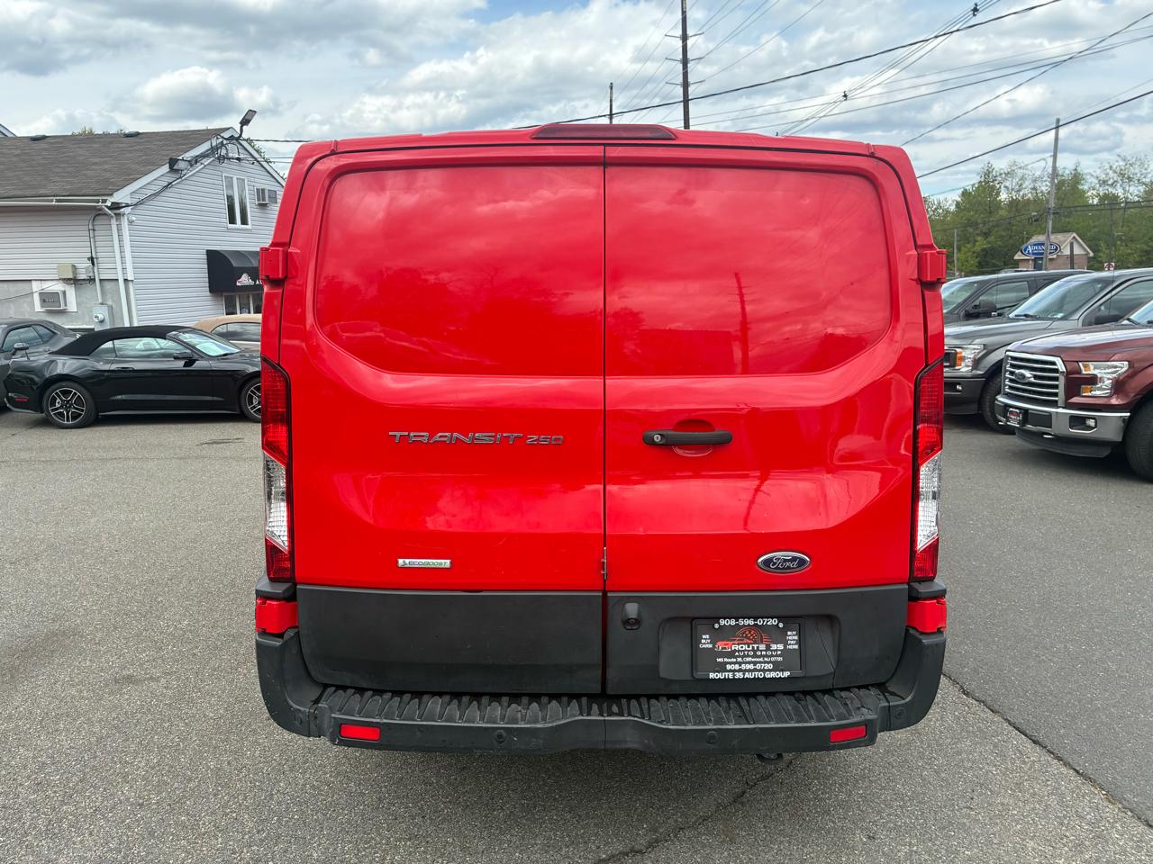 Ford Transit 250 Van Low Roof w/Sliding Pass. 130-in. WB 2019
