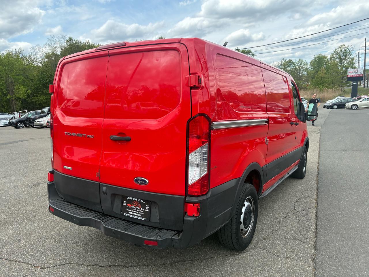 Ford Transit 250 Van Low Roof w/Sliding Pass. 130-in. WB 2019
