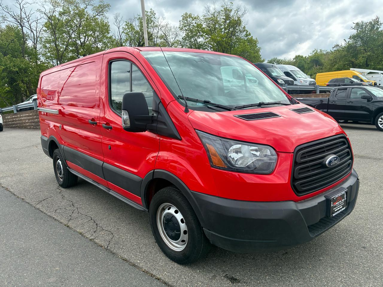 Ford Transit 250 Van Low Roof w/Sliding Pass. 130-in. WB 2019
