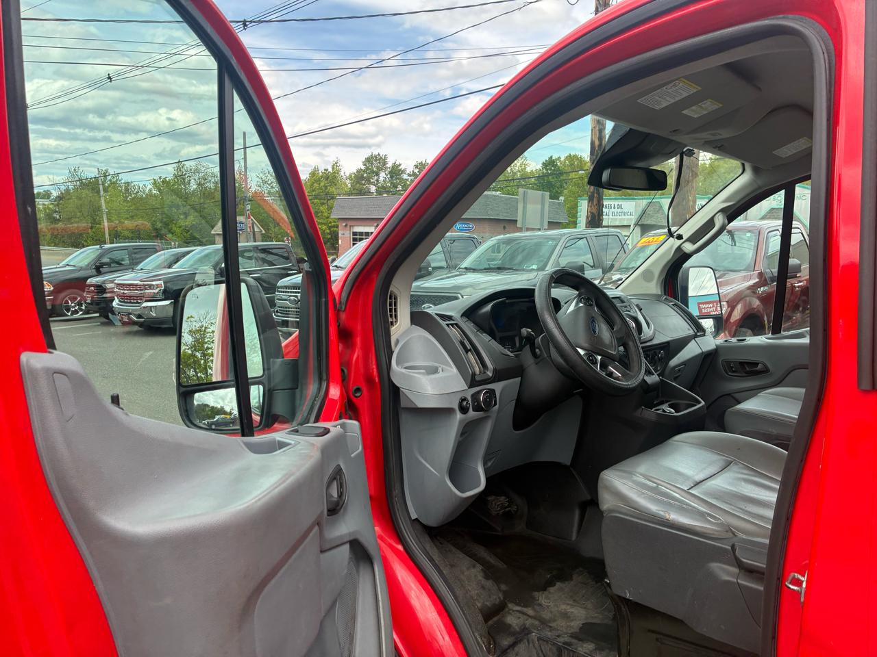 Ford Transit 250 Van Low Roof w/Sliding Pass. 130-in. WB 2019