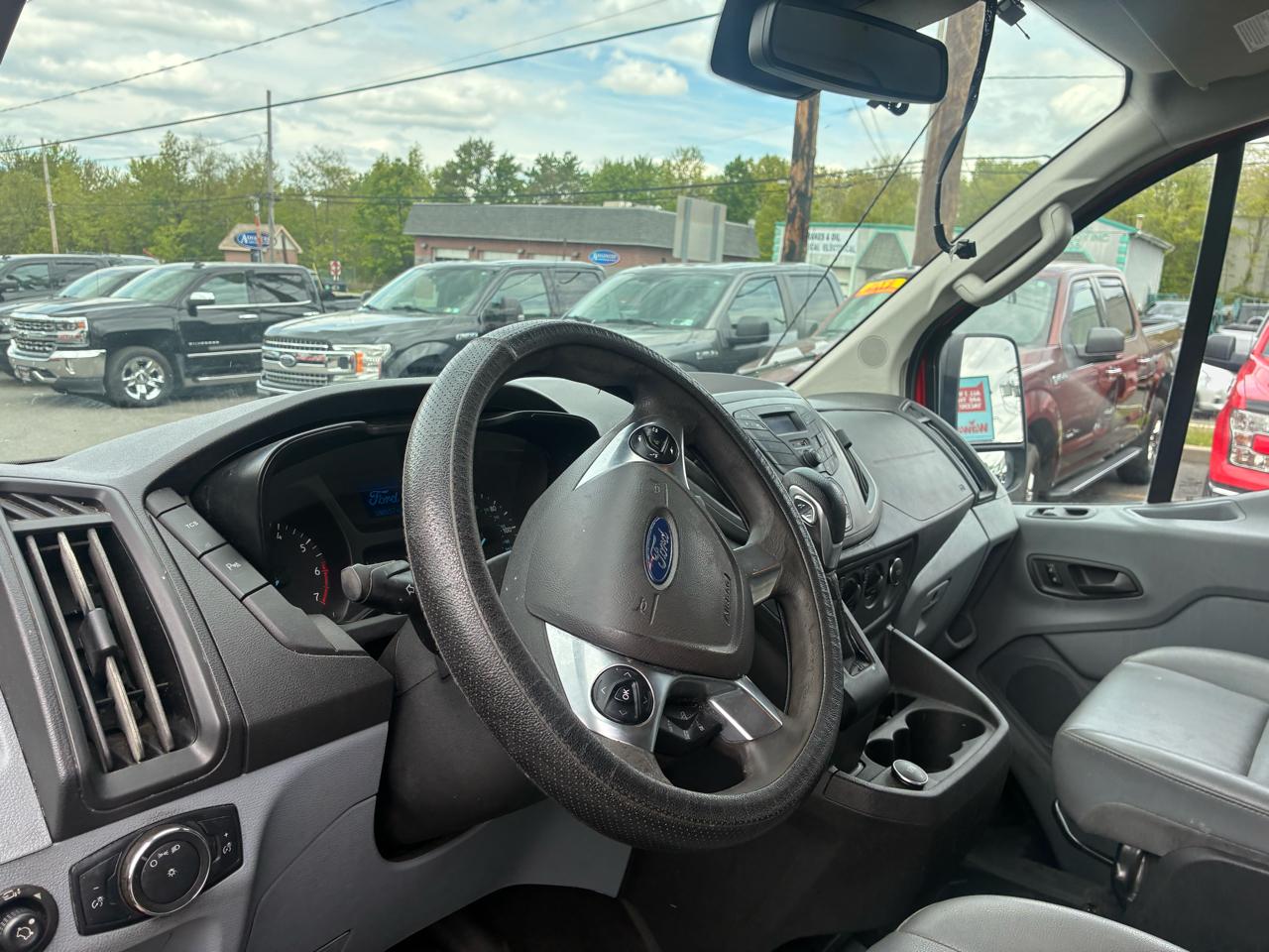 Ford Transit 250 Van Low Roof w/Sliding Pass. 130-in. WB 2019