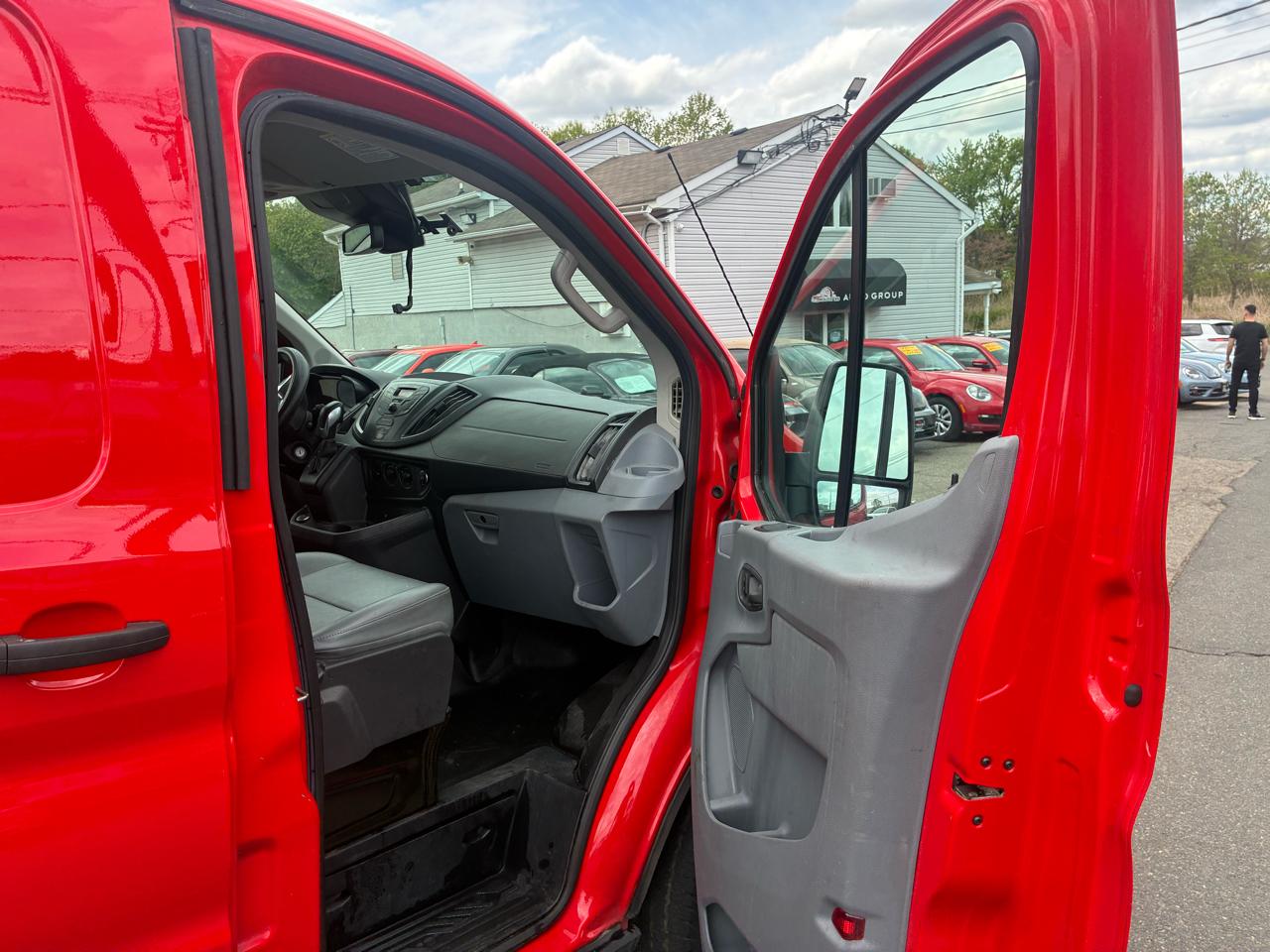 Ford Transit 250 Van Low Roof w/Sliding Pass. 130-in. WB 2019