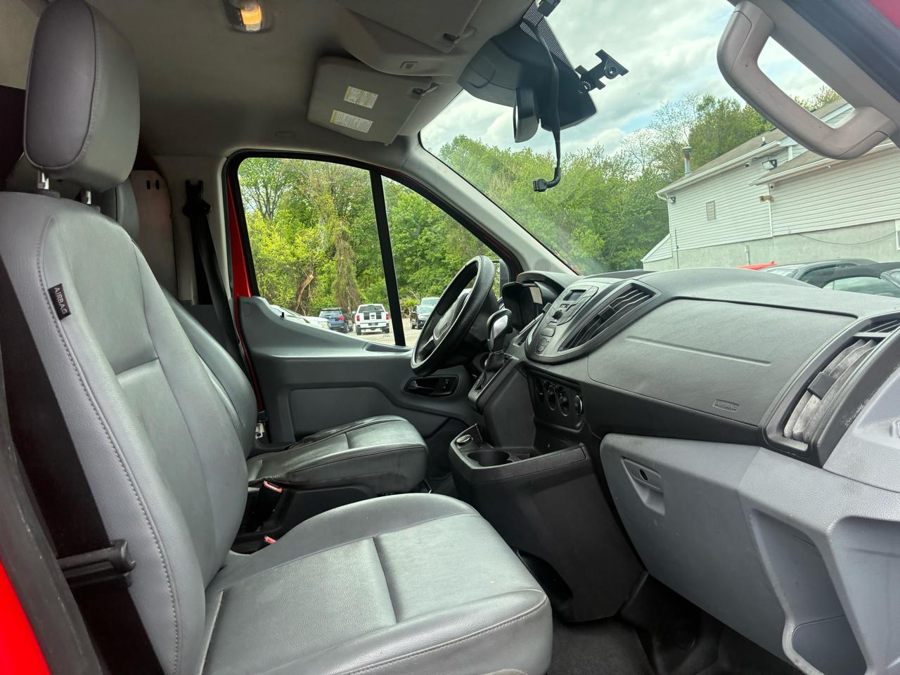 Ford Transit 250 Van Low Roof w/Sliding Pass. 130-in. WB 2019