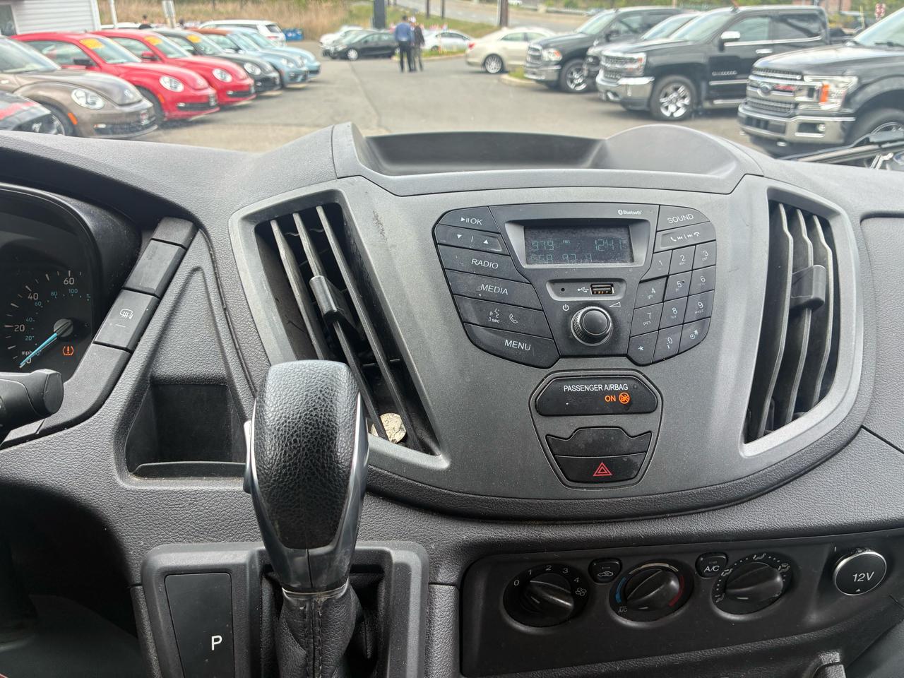 Ford Transit 250 Van Low Roof w/Sliding Pass. 130-in. WB 2019