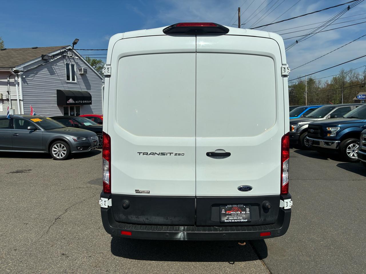 Ford Transit 250 Van Med. Roof w/Sliding Pass. 148-in. WB 2019