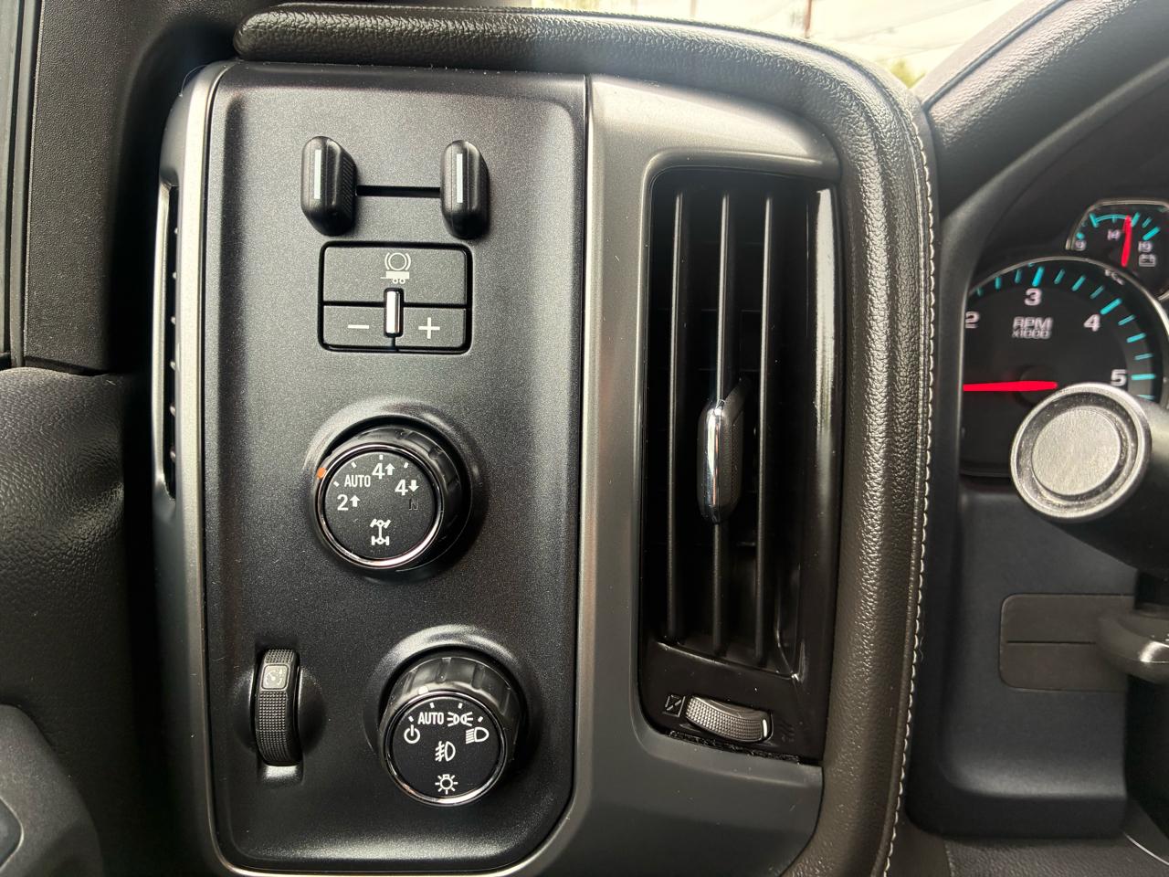 Chevrolet Silverado 1500 LTZ Crew Cab 4WD 2016