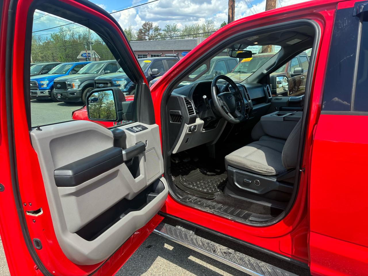 Ford F-150 XLT SuperCrew 5.5-ft. Bed 4WD 2016