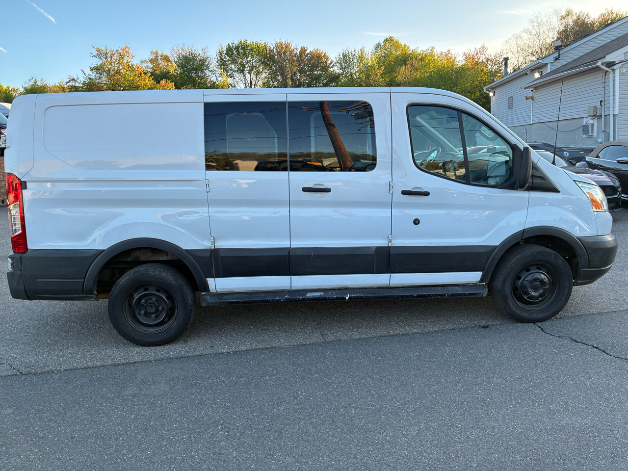 Ford Transit 250 Van Low Roof 60/40 Pass.130-in. WB 2015