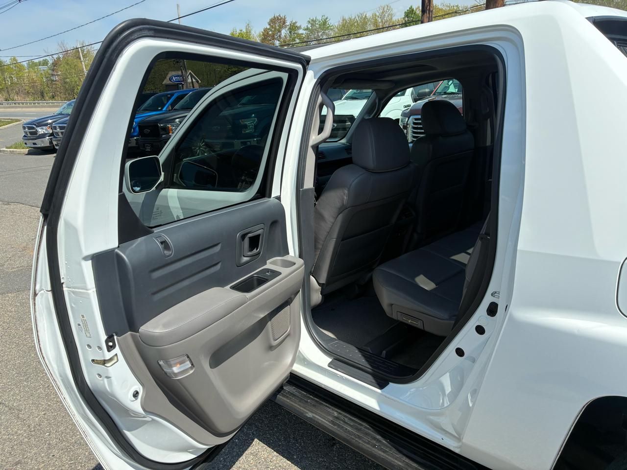 Honda Ridgeline RTL w/ Leather and Navigation 2013