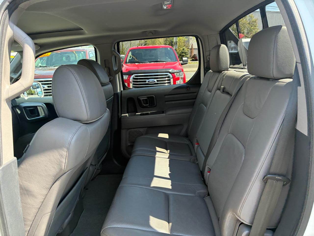 Honda Ridgeline RTL w/ Leather and Navigation 2013