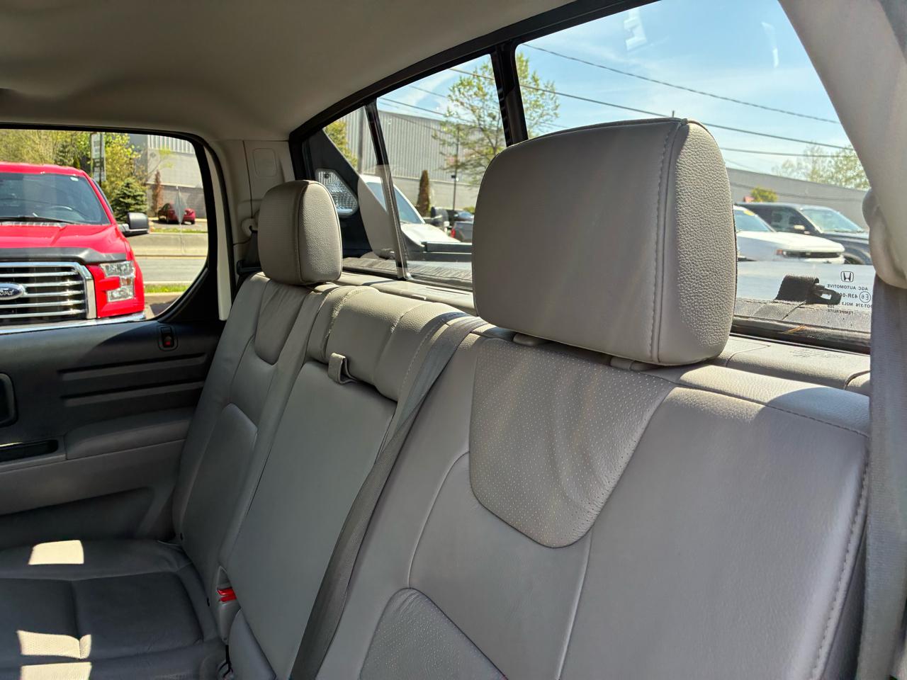 Honda Ridgeline RTL w/ Leather and Navigation 2013