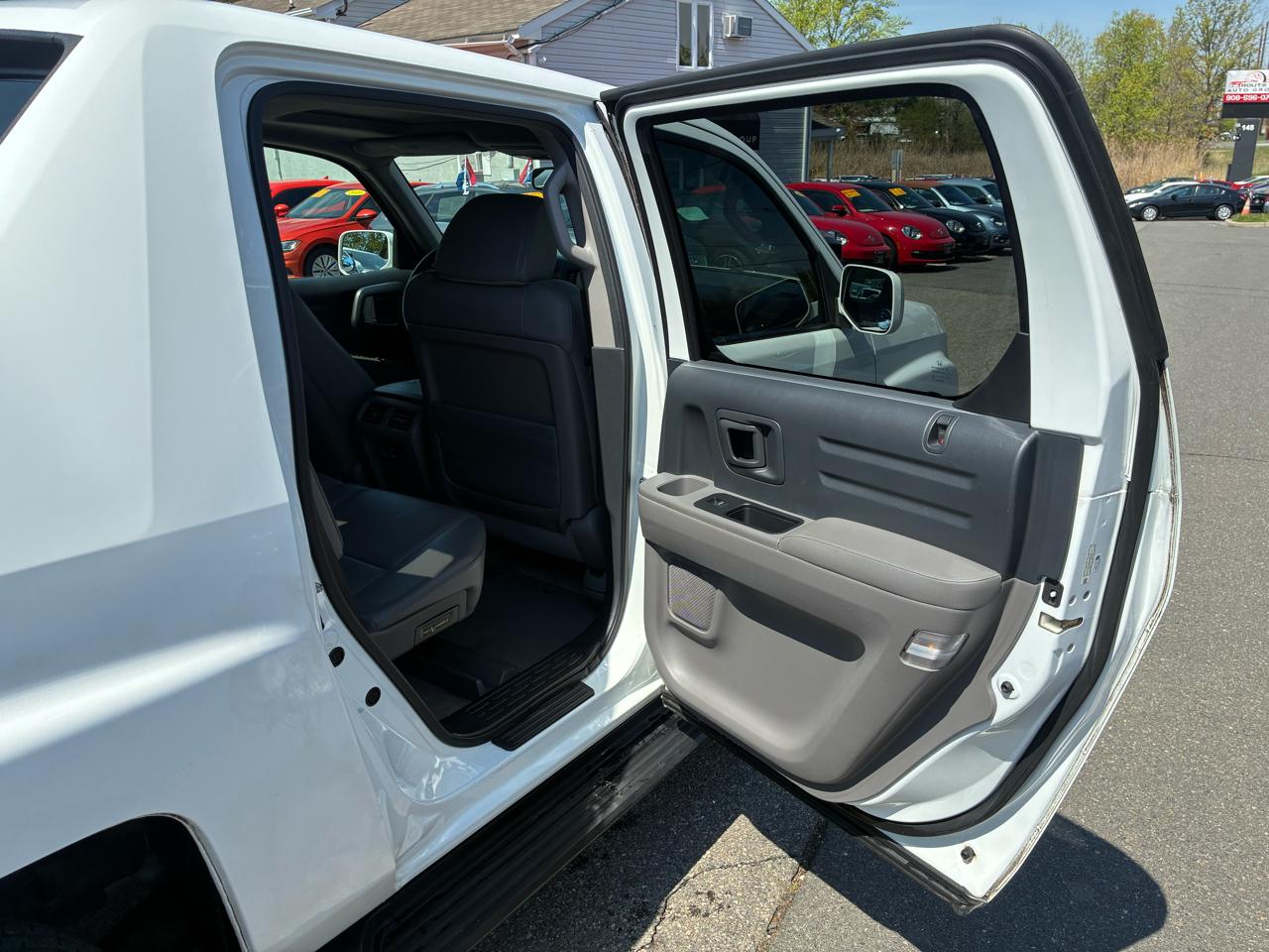 Honda Ridgeline RTL w/ Leather and Navigation 2013