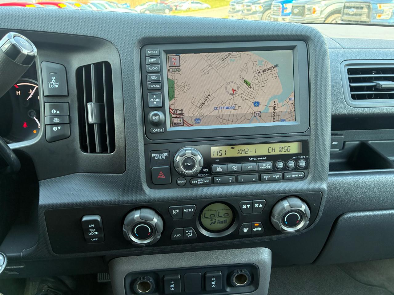 Honda Ridgeline RTL w/ Leather and Navigation 2013