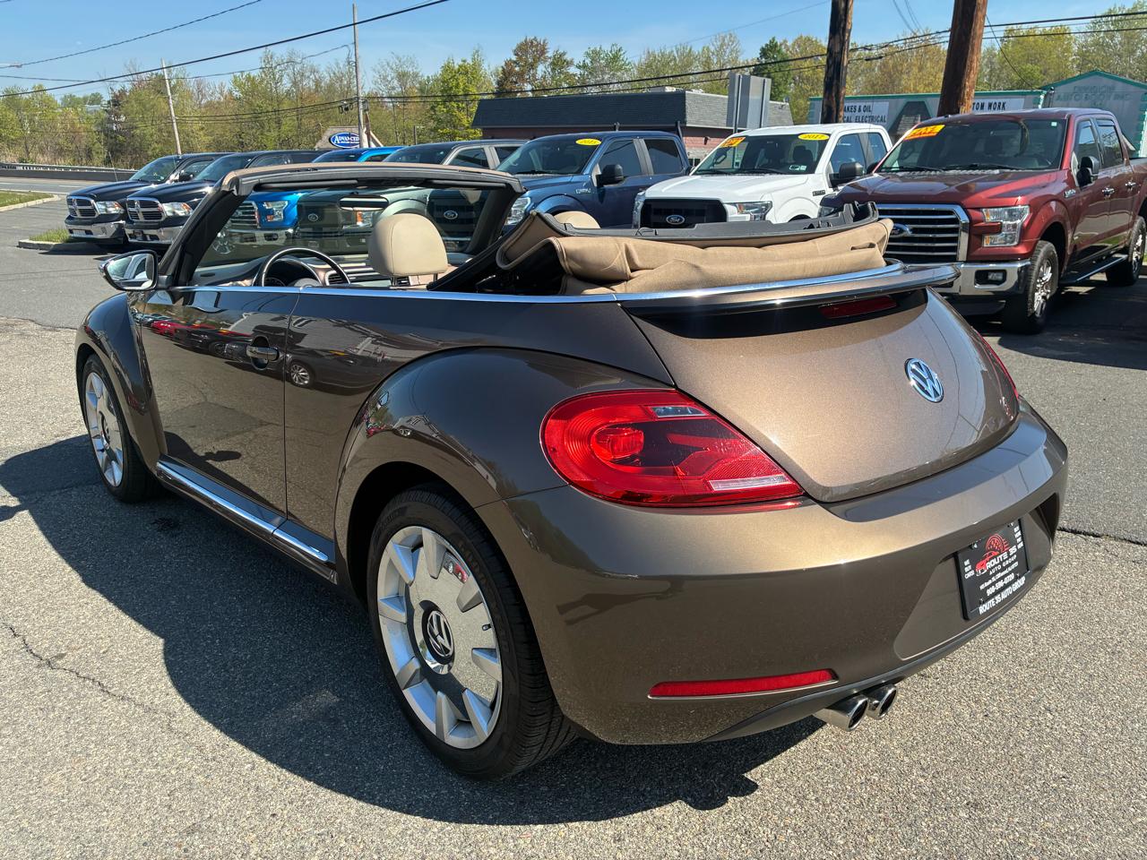 Volkswagen Beetle 2.5L Convertible 2013