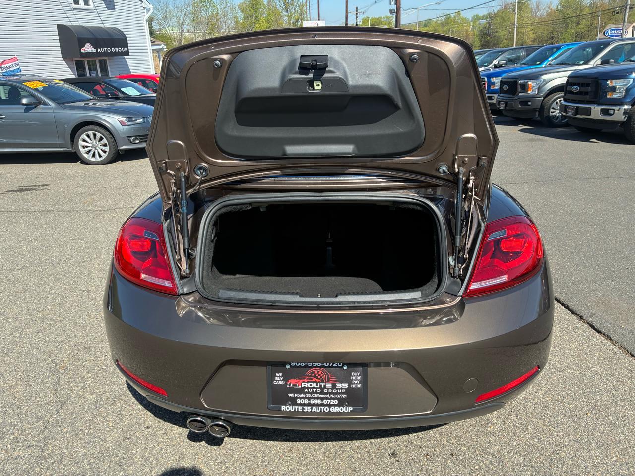 Volkswagen Beetle 2.5L Convertible 2013