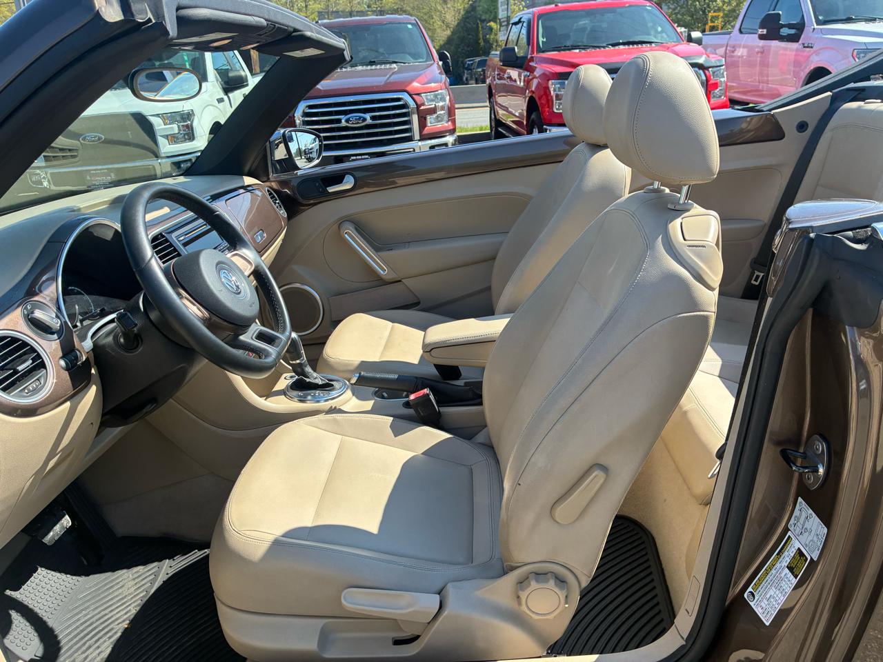 Volkswagen Beetle 2.5L Convertible 2013