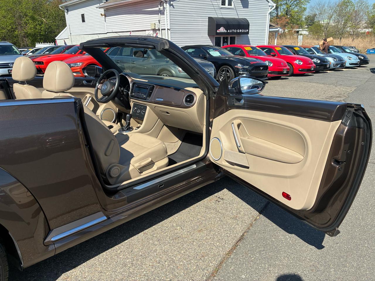 Volkswagen Beetle 2.5L Convertible 2013