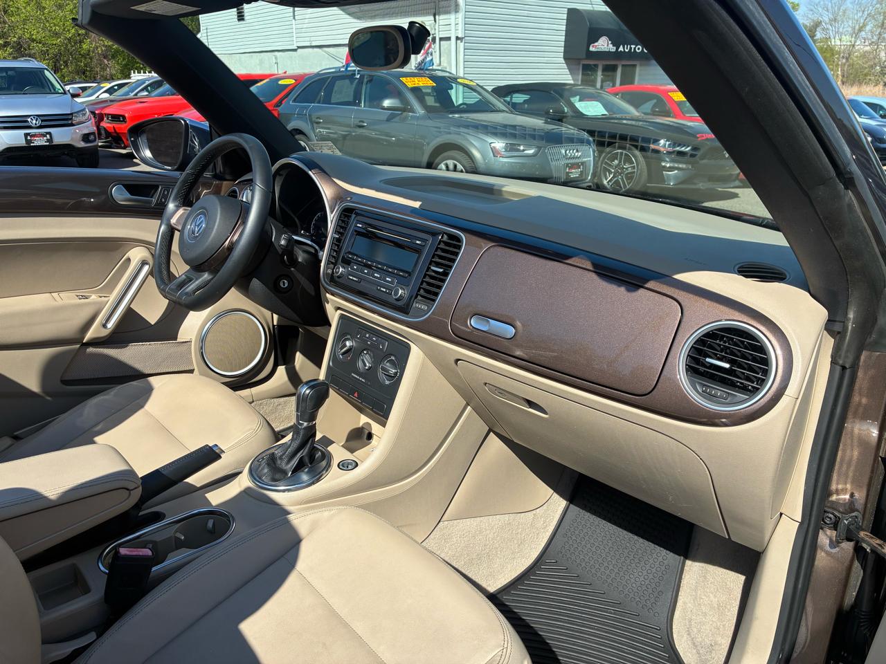 Volkswagen Beetle 2.5L Convertible 2013