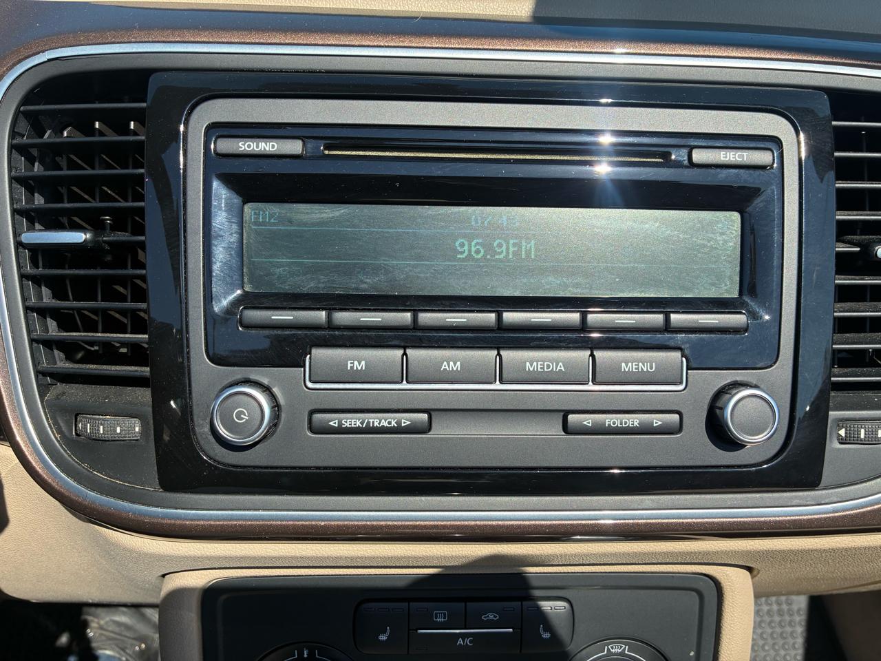 Volkswagen Beetle 2.5L Convertible 2013