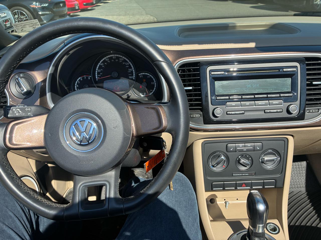 Volkswagen Beetle 2.5L Convertible 2013