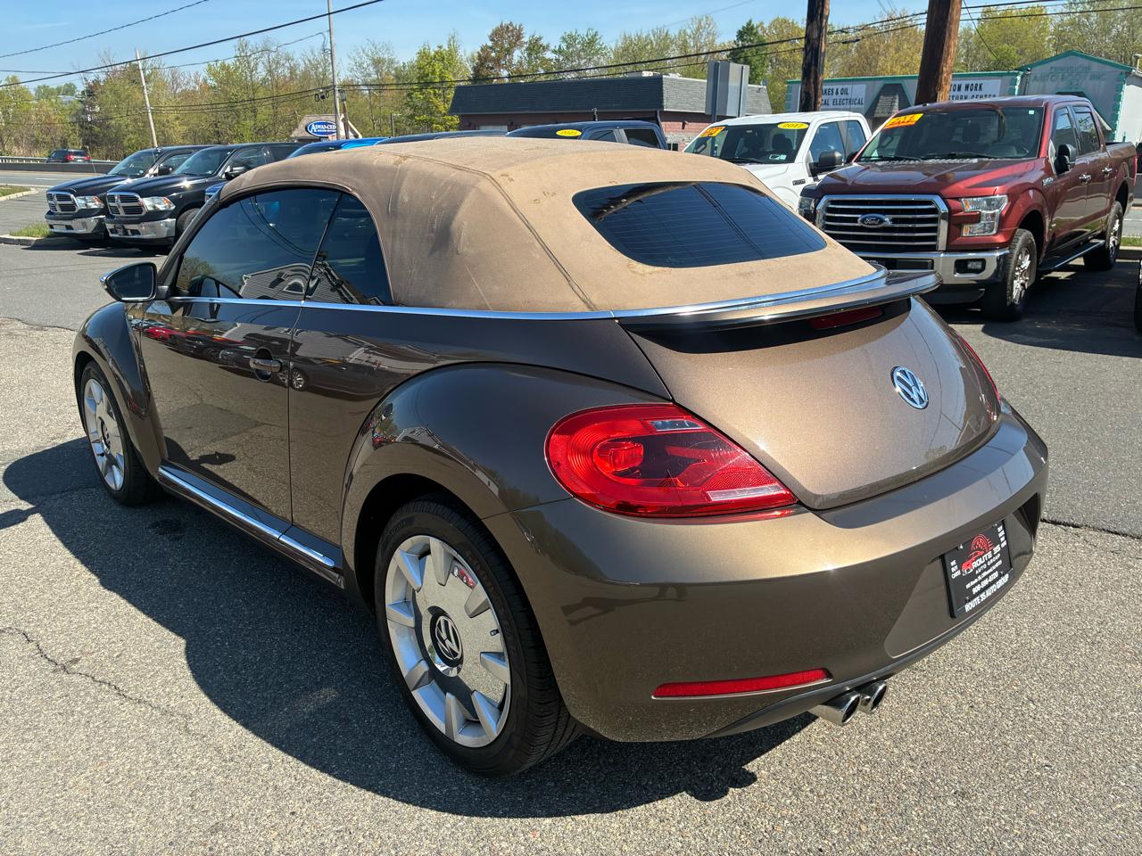 Volkswagen Beetle 2.5L Convertible 2013
