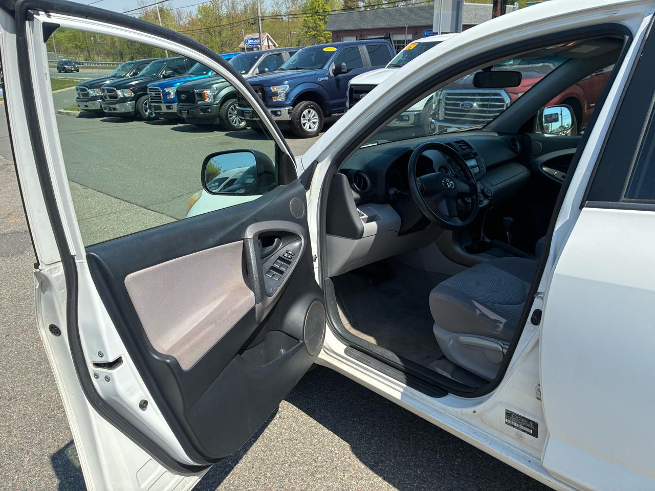 Toyota RAV4 Base V6 4WD 2008