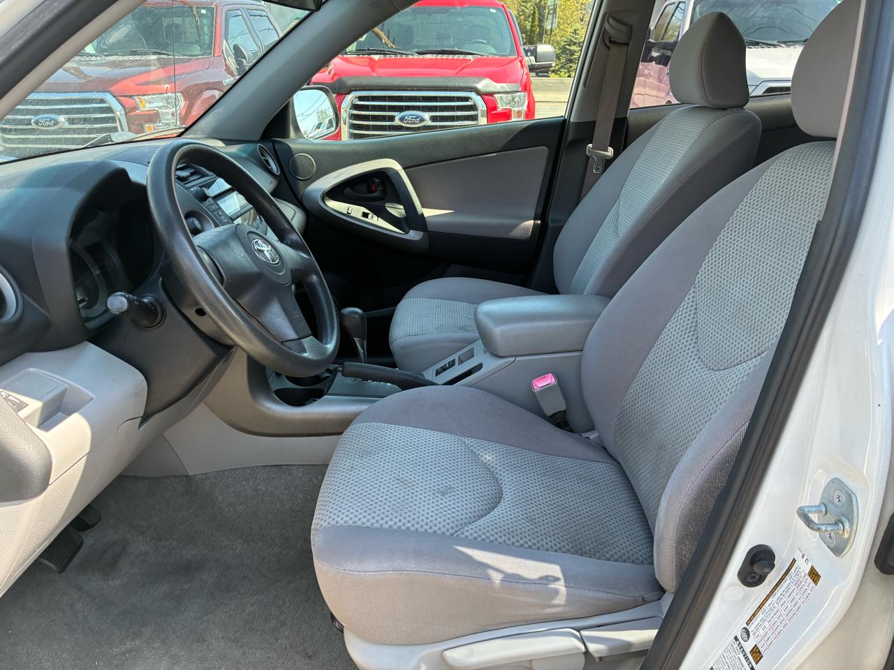 Toyota RAV4 Base V6 4WD 2008