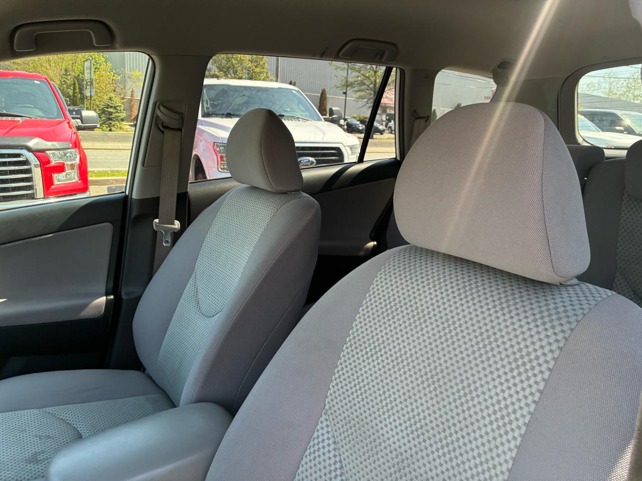 Toyota RAV4 Base V6 4WD 2008