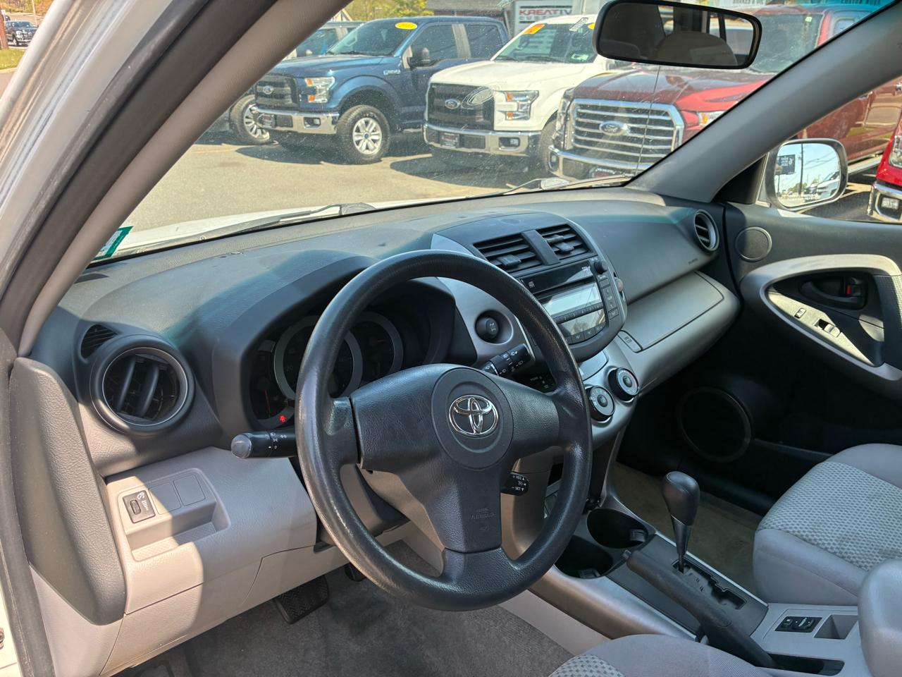 Toyota RAV4 Base V6 4WD 2008