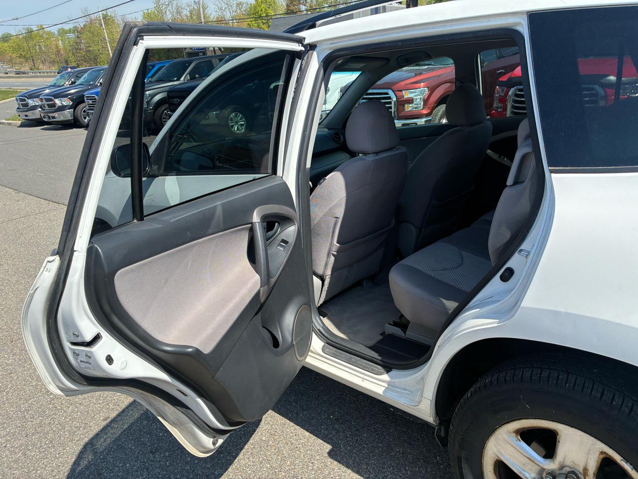 Toyota RAV4 Base V6 4WD 2008