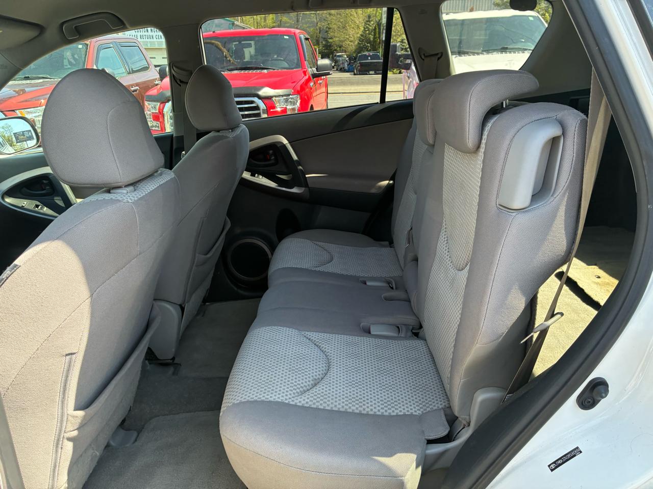 Toyota RAV4 Base V6 4WD 2008
