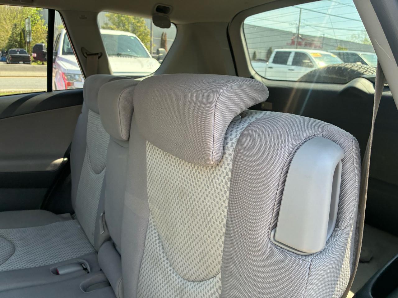 Toyota RAV4 Base V6 4WD 2008