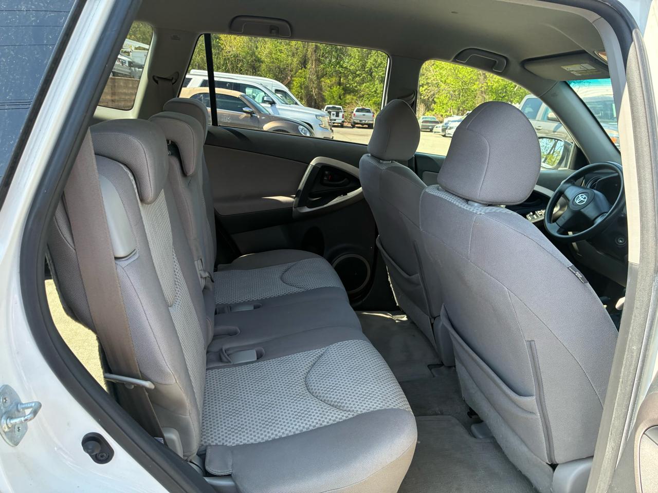 Toyota RAV4 Base V6 4WD 2008