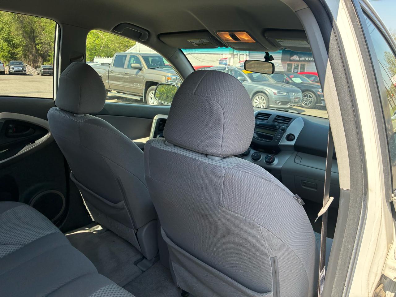 Toyota RAV4 Base V6 4WD 2008