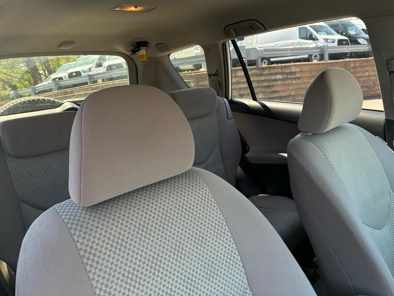 Toyota RAV4 Base V6 4WD 2008