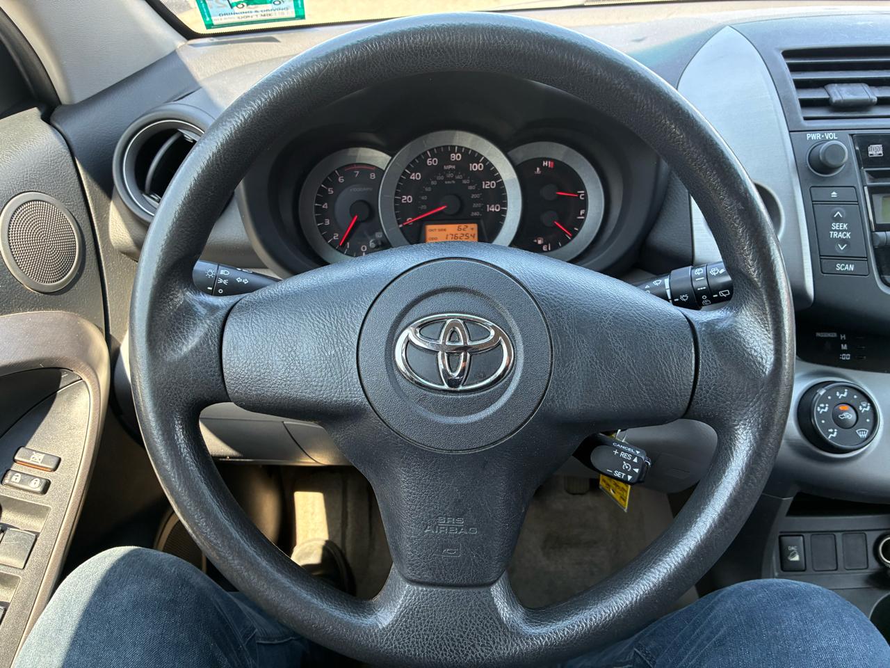 Toyota RAV4 Base V6 4WD 2008