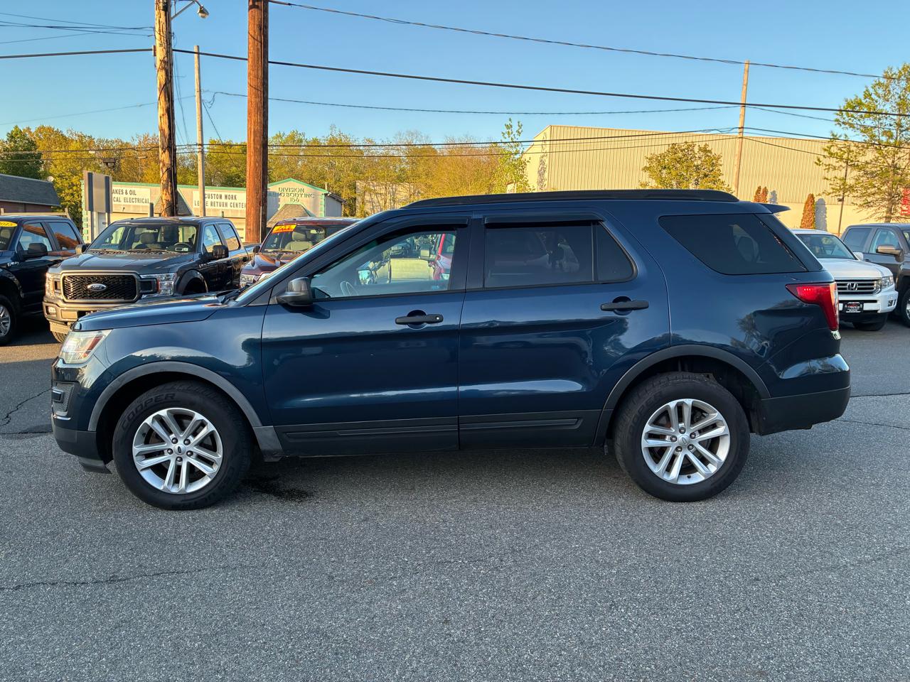 Ford Explorer Base 4WD 2016
