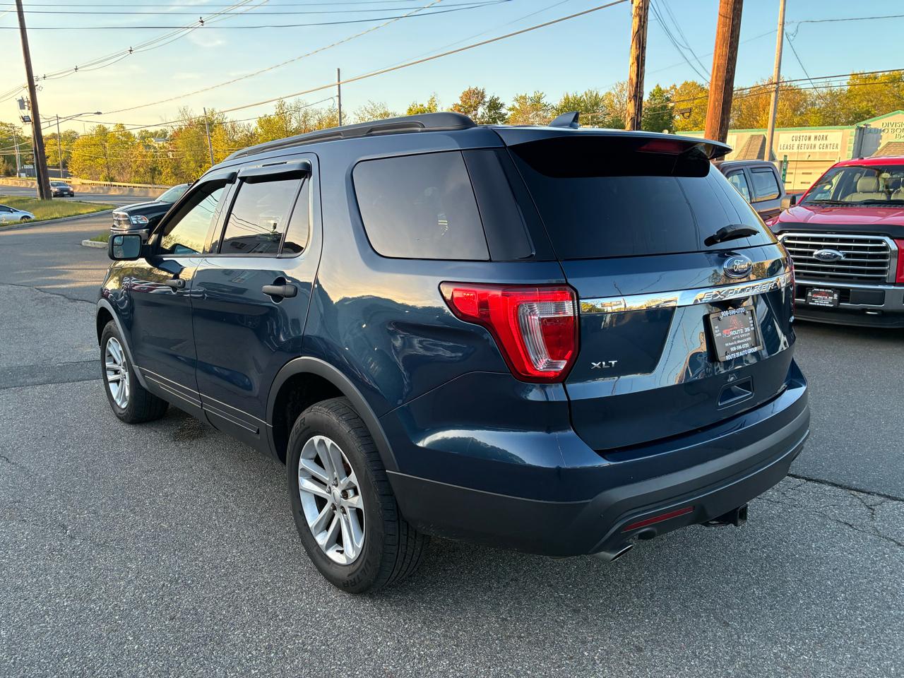 Ford Explorer Base 4WD 2016