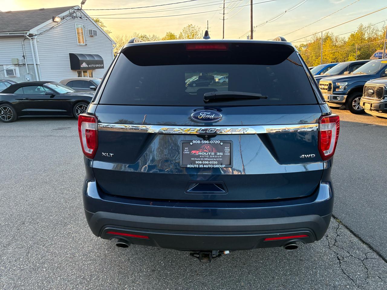 Ford Explorer Base 4WD 2016