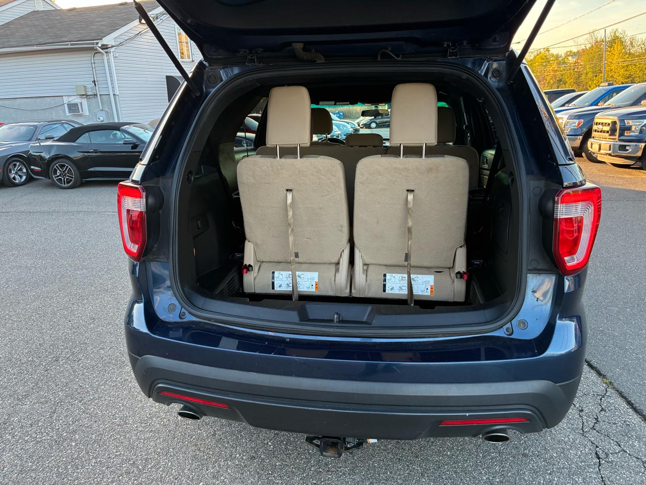 Ford Explorer Base 4WD 2016