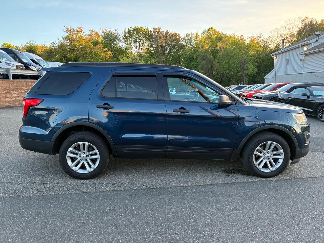 Ford Explorer Base 4WD 2016