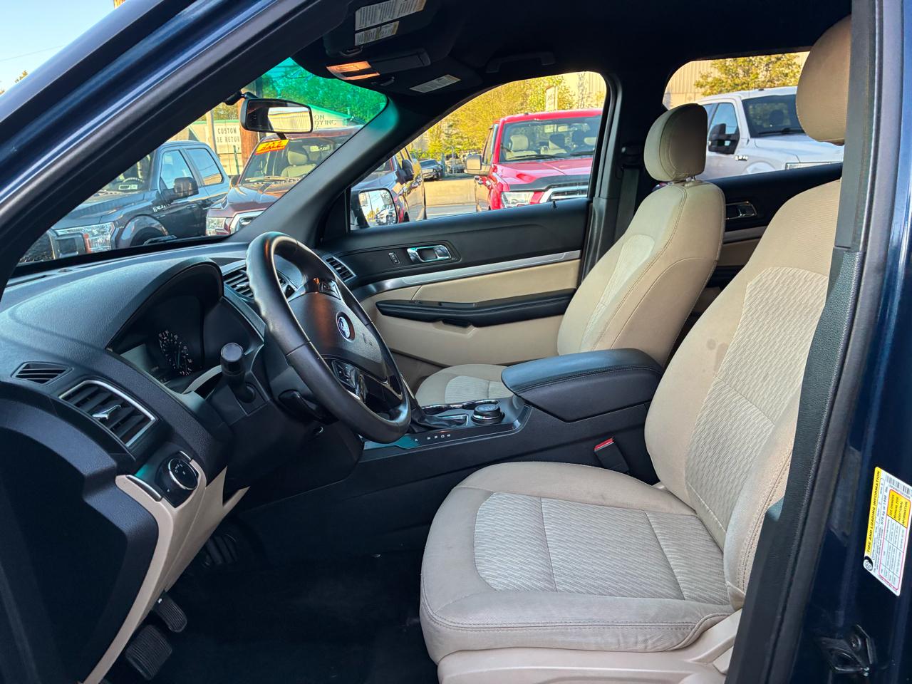 Ford Explorer Base 4WD 2016