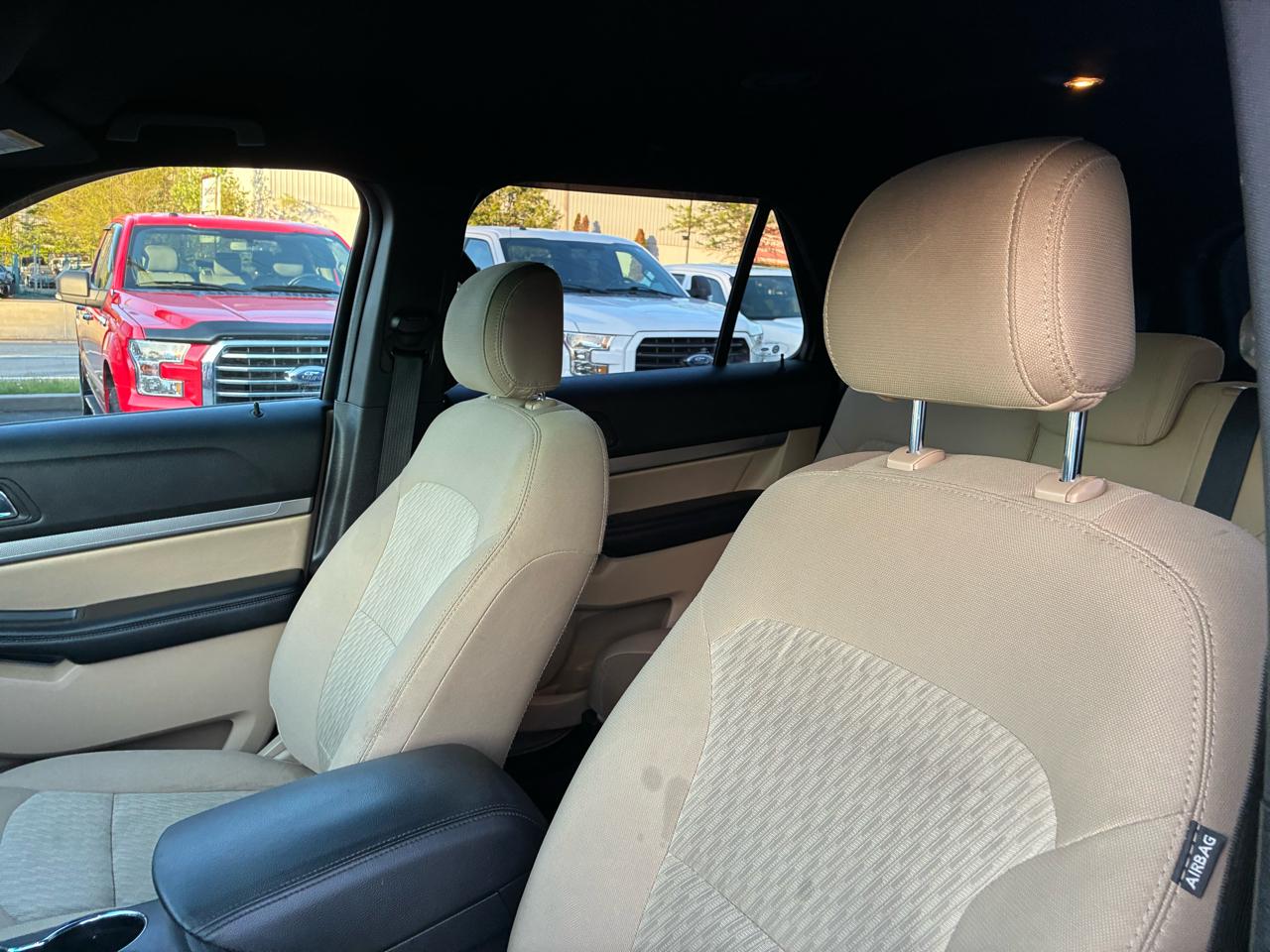 Ford Explorer Base 4WD 2016