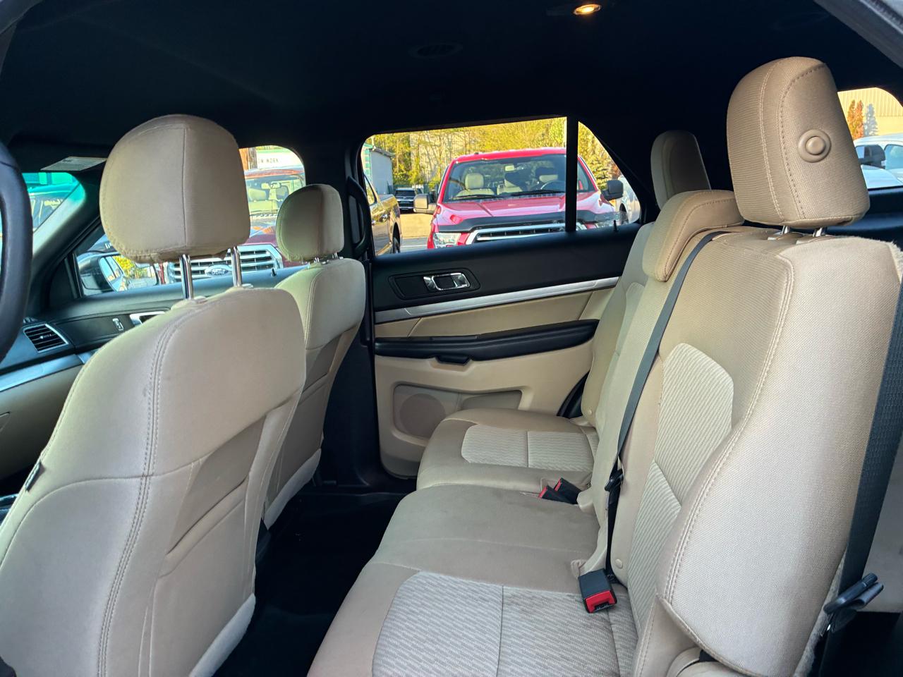 Ford Explorer Base 4WD 2016