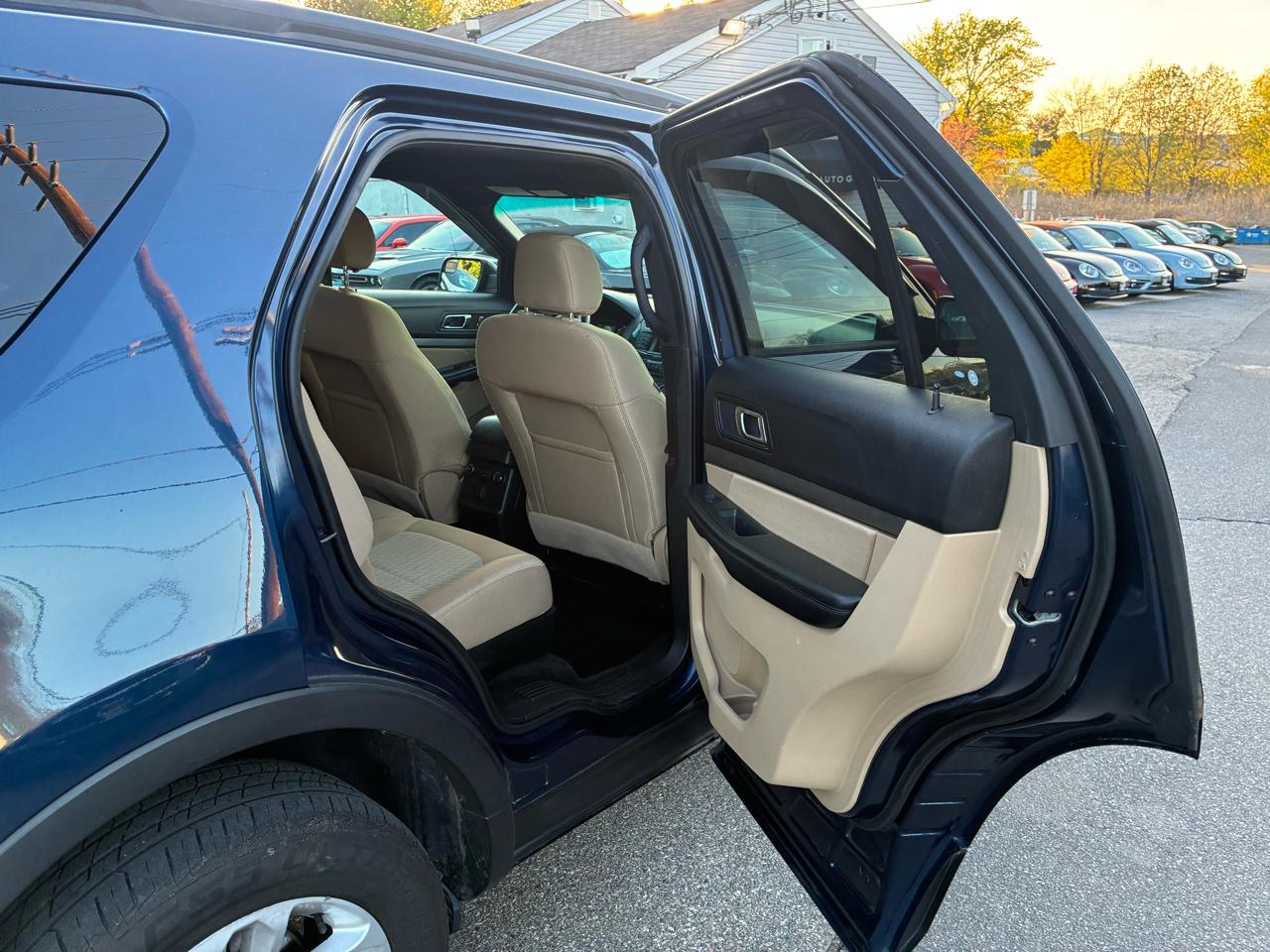Ford Explorer Base 4WD 2016