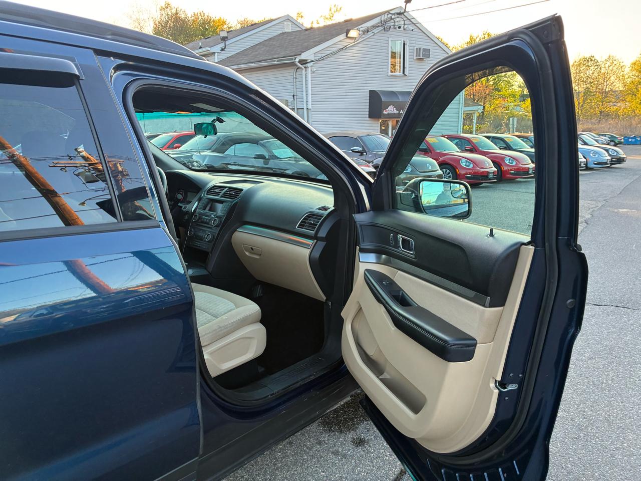 Ford Explorer Base 4WD 2016